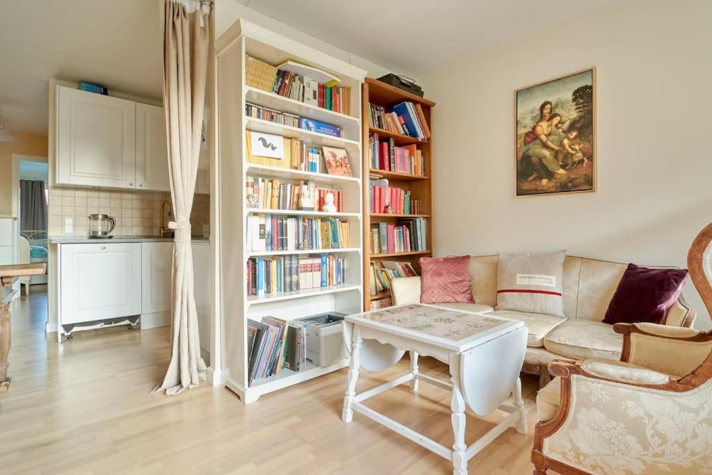 Classic Groundfloor With Patio Close To Metro * København